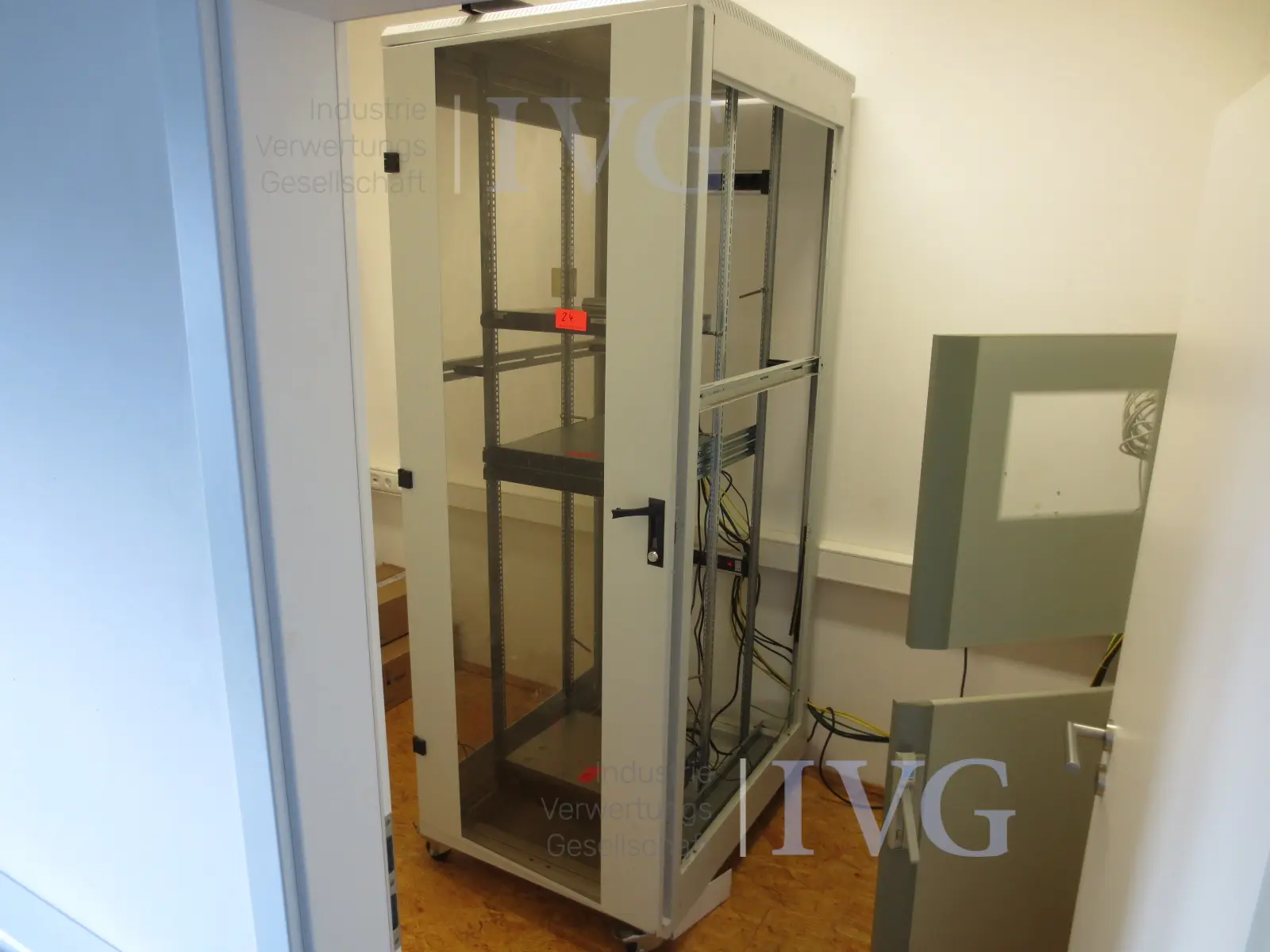 mobiler Netzwerkschrank TRITON